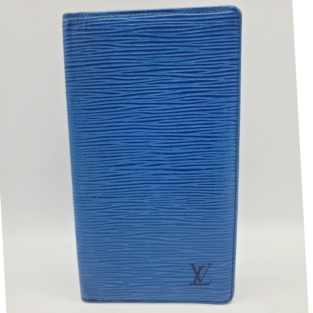 Authentic Preowned LV Epi Bifold Wallet